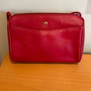 Red shoulder/crossbody bag